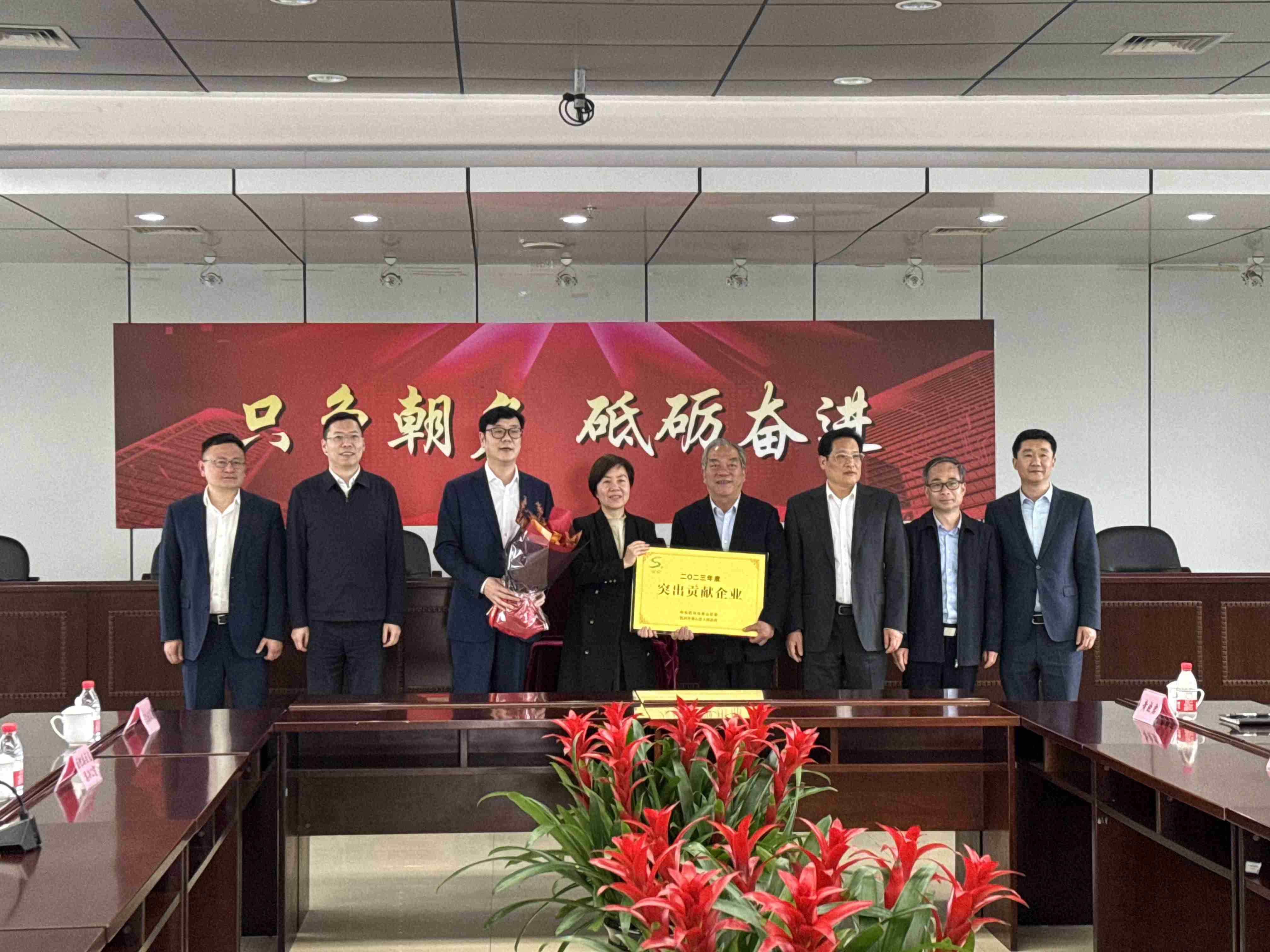 區領導新春慰問  “突出貢獻企業”  國泰建設集團